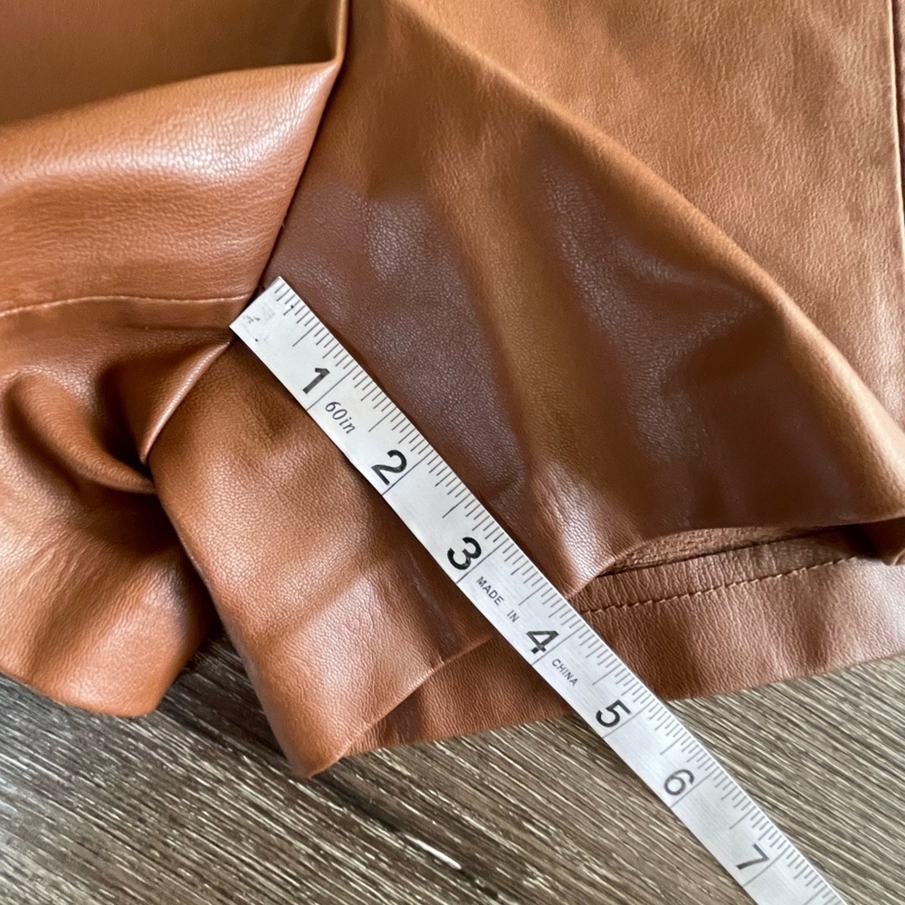Zara High Waist Brown Shorts with Button Accents - Picture 4 of 7